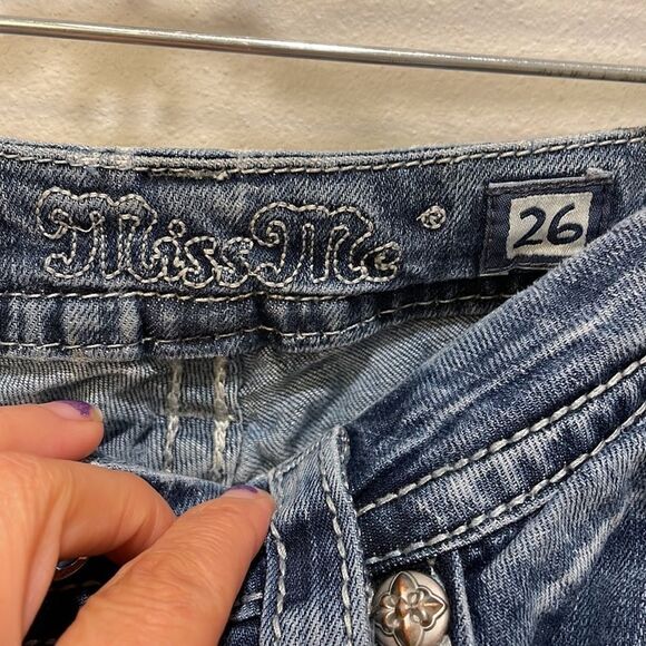 MISS Me woman’s Signature Straight woman’s blinged out jeans - Picture 7 of 16